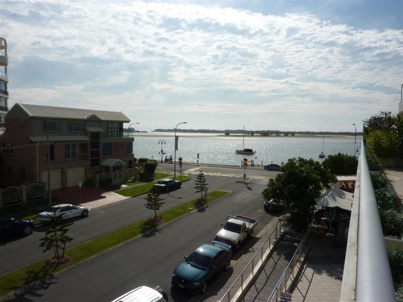 300 Marine Parade, Labrador QLD 4215