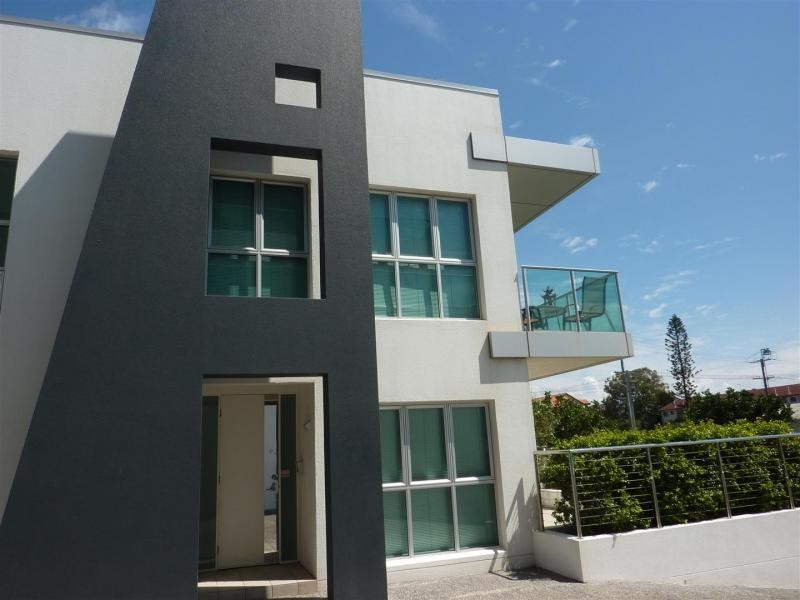 300 Marine Parade, Labrador QLD 4215