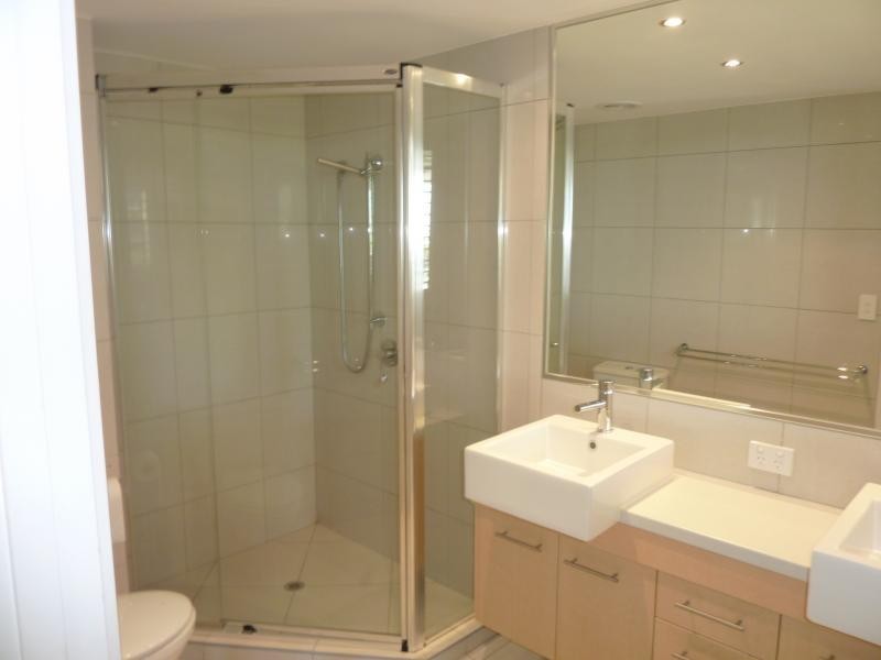 51 Grand Parade, Kawana Island QLD 4575