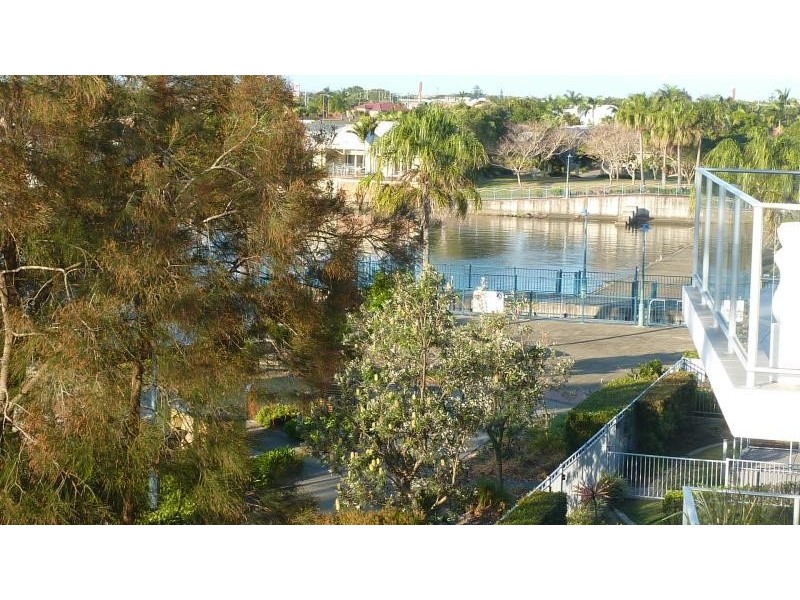 51 Grand Parade, Kawana Island QLD 4575