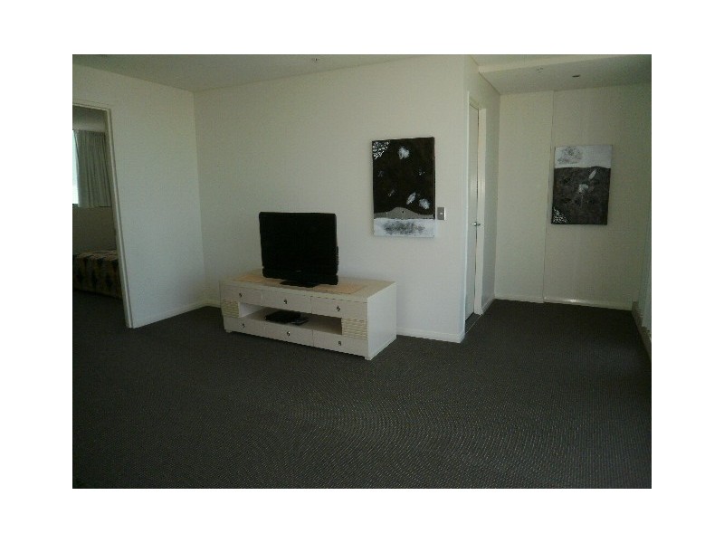 1 Como Cres, Southport QLD 4215