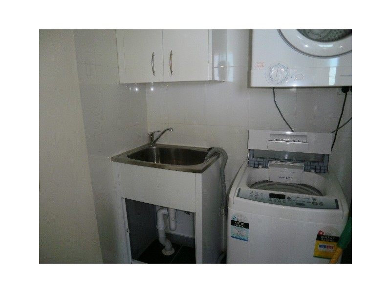 1 Como Cres, Southport QLD 4215