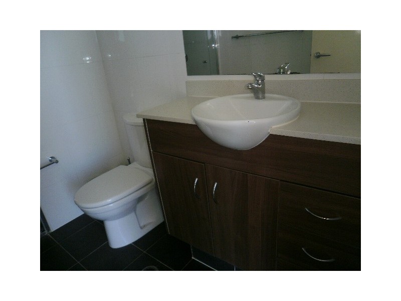 1 Como Cres, Southport QLD 4215