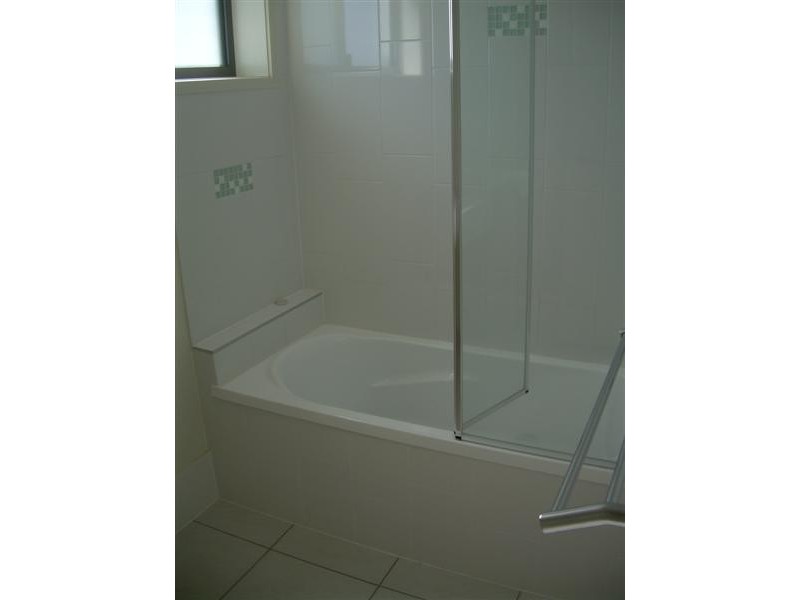 32/4 Grand Parade, Kawana Island QLD 4575