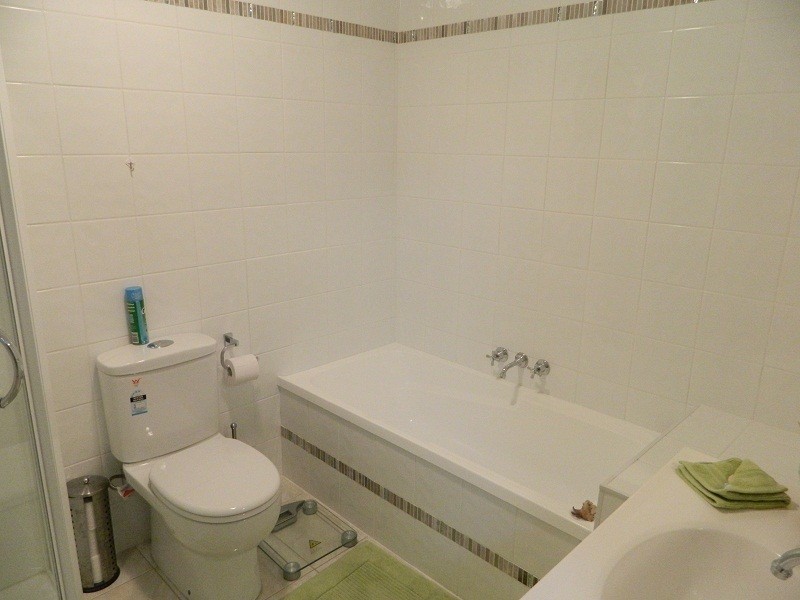 6 Crestridge Crescent, Oxenford QLD 4210