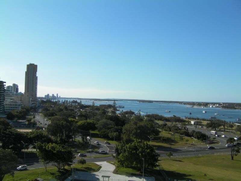 1 Como Crescent, Southport QLD 4215