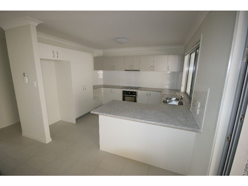 27 Bellflower Crescent, Mount Cotton QLD 4165