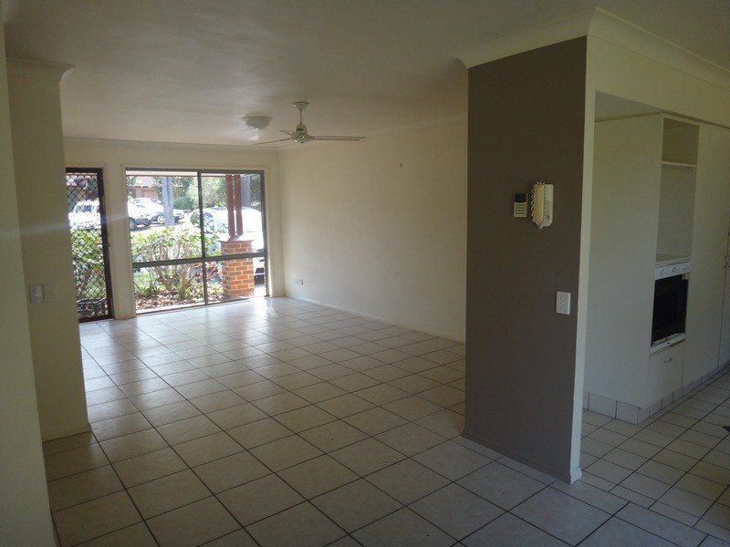 1A/18 Batchworth Road, Molendinar QLD 4214