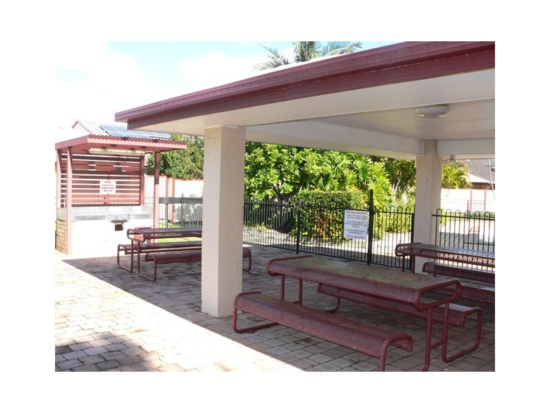 17/128 Benowa Road, Southport QLD 4215