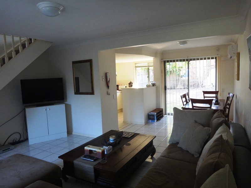 1B/18 Batchworth Road, Molendinar QLD 4214