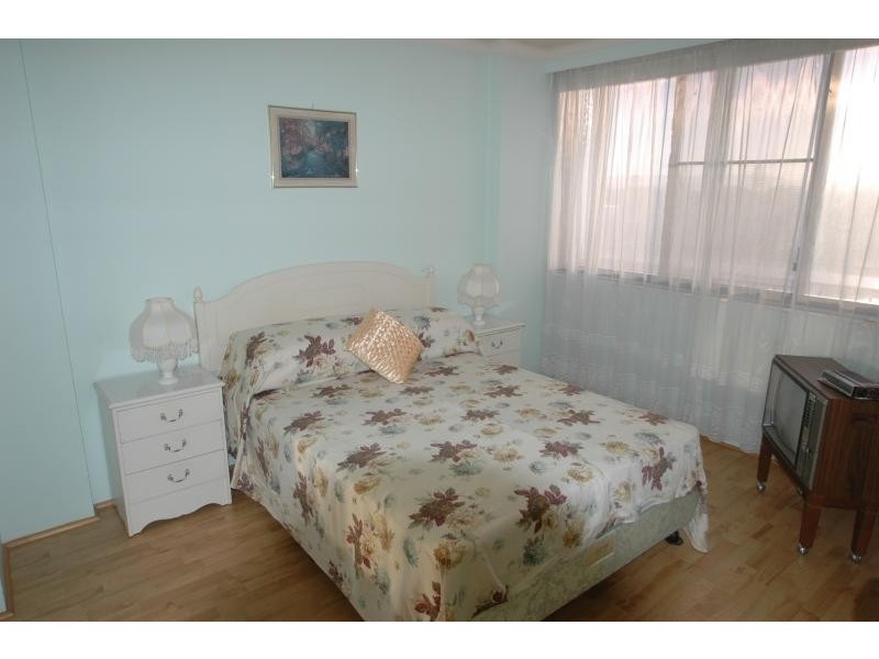11/2409 Gold Coast Highway, Surfers Paradise QLD 4217