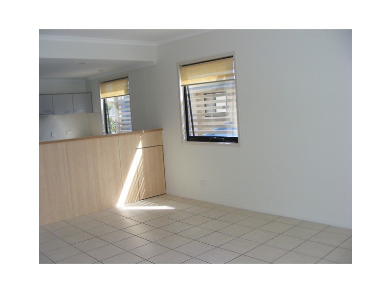 9/82-86 Mein Street, Scarborough QLD 4020