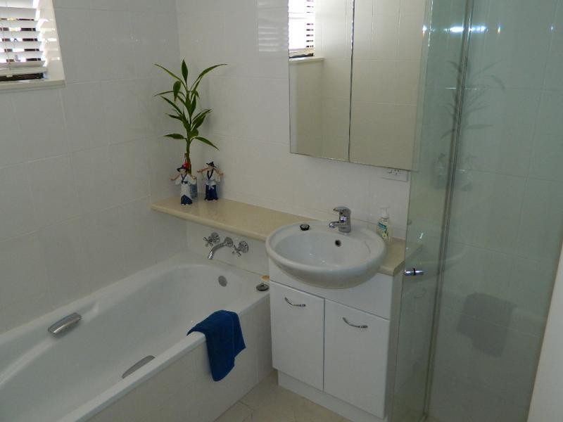 Paradise Waters QLD 4217