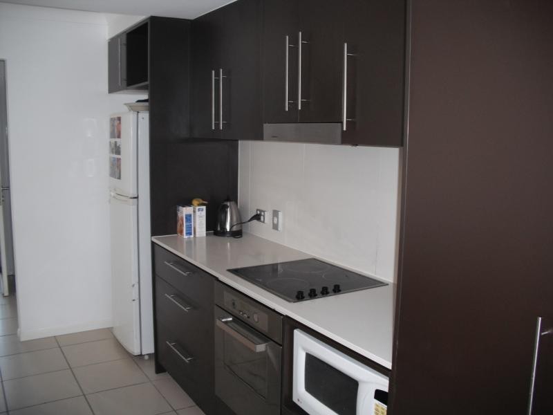 4/110 Tours Way, Burleigh Waters QLD 4220