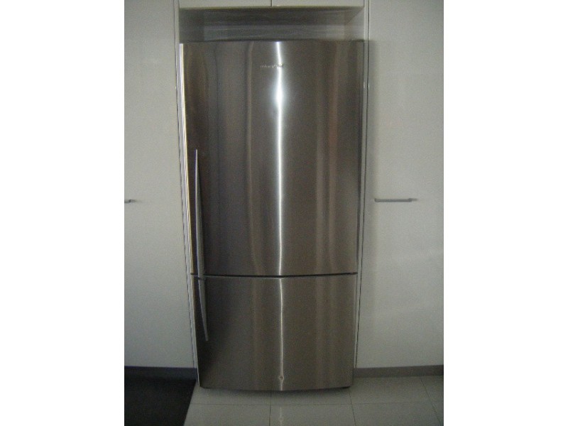 9 Ferny Avenue, Surfers Paradise QLD 4217