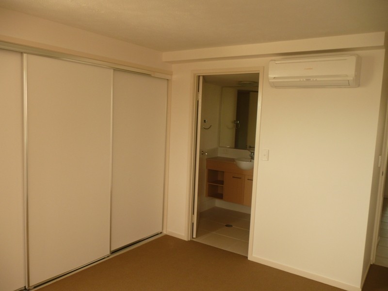 26/10 Grand Parade, Kawana Island QLD 4575