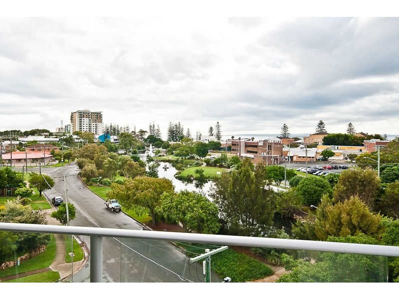 21/1 McNaughton Street, Redcliffe QLD 4020