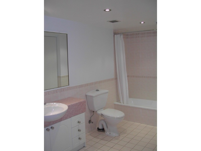 22/1 Goodwin Street, Kangaroo Point QLD 4169