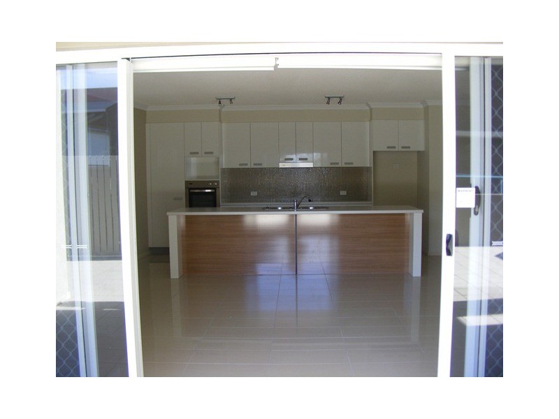 1/1 Sydney Street, Redcliffe QLD 4020