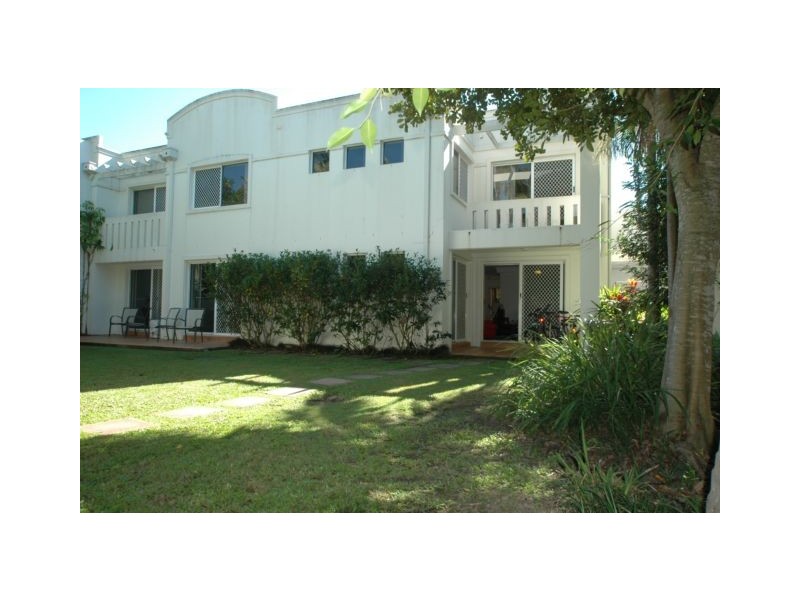 100 Cotlew St East, Southport QLD 4215