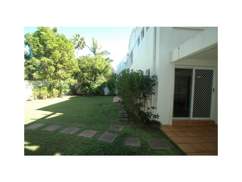 100 Cotlew St East, Southport QLD 4215