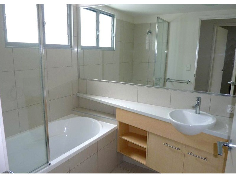 51 Grand Parade, Kawana Island QLD 4575