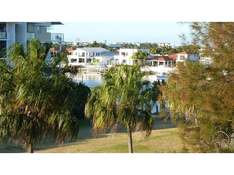 51 Grand Parade, Kawana Island QLD 4575