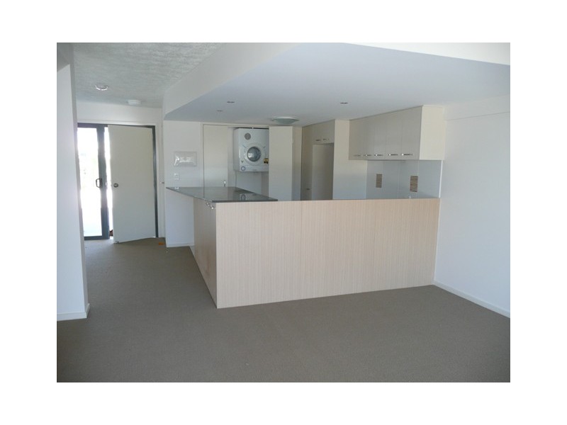 31/10 Grand Parade, Kawana Island QLD 4575