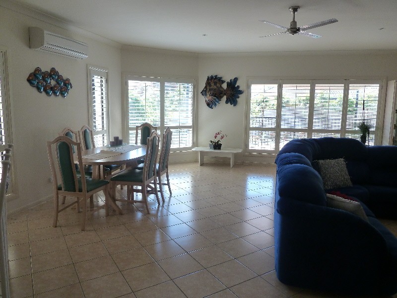 4 Mulgrave Crescent, Varsity Lakes QLD 4227