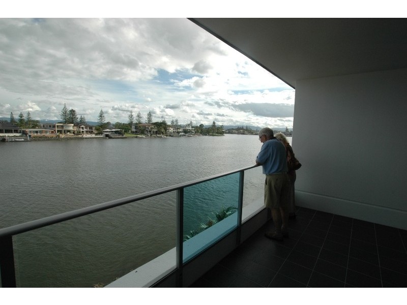 30 Paradise Island, Surfers Paradise QLD 4217