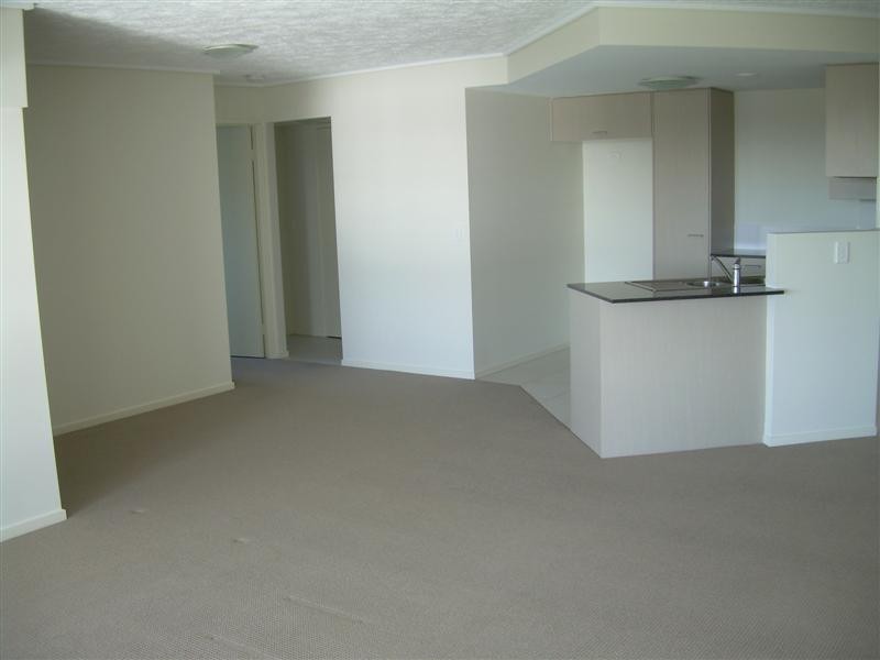 23/4 Grand Parade, Kawana Island QLD 4575