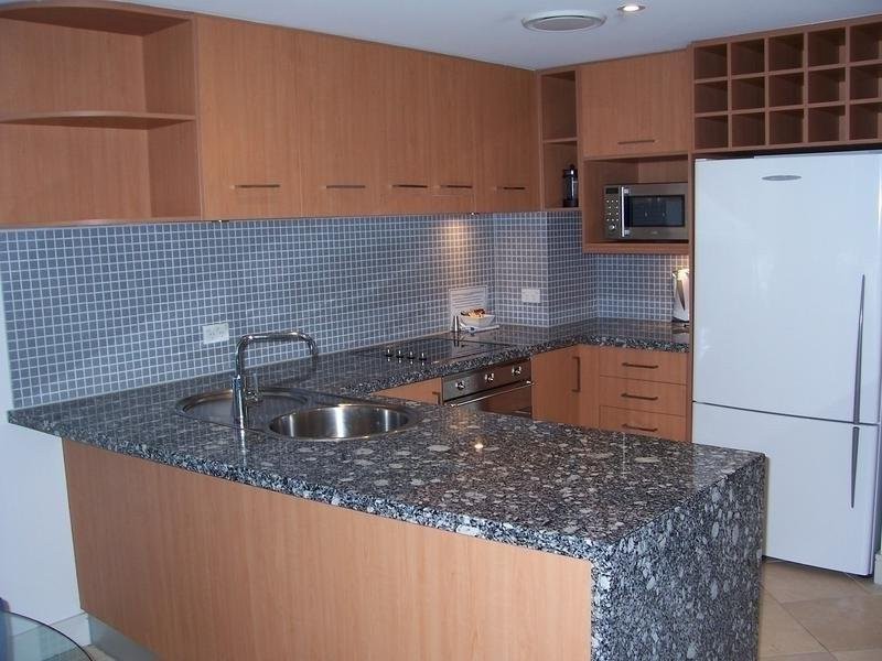 13 Nicklin Way, Minyama QLD 4575