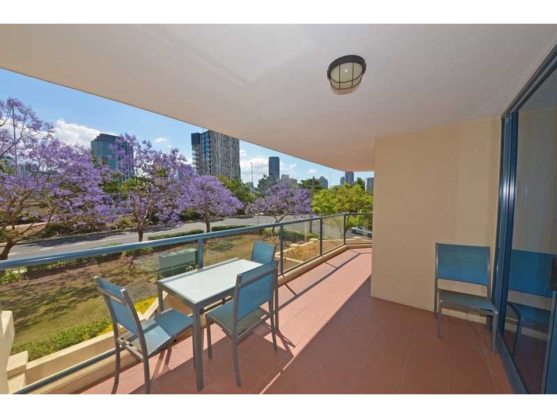 13/45 Deakin Street, Kangaroo Point QLD 4169