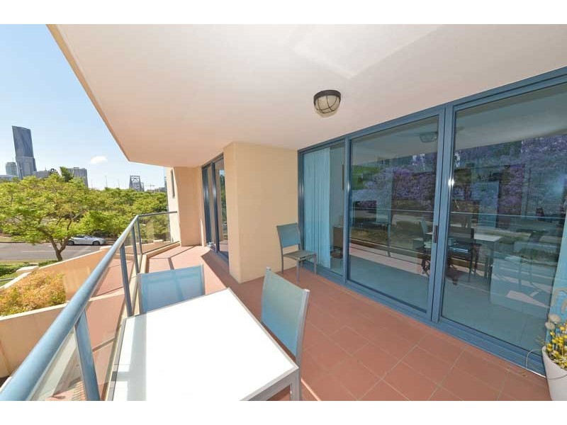 13/45 Deakin Street, Kangaroo Point QLD 4169