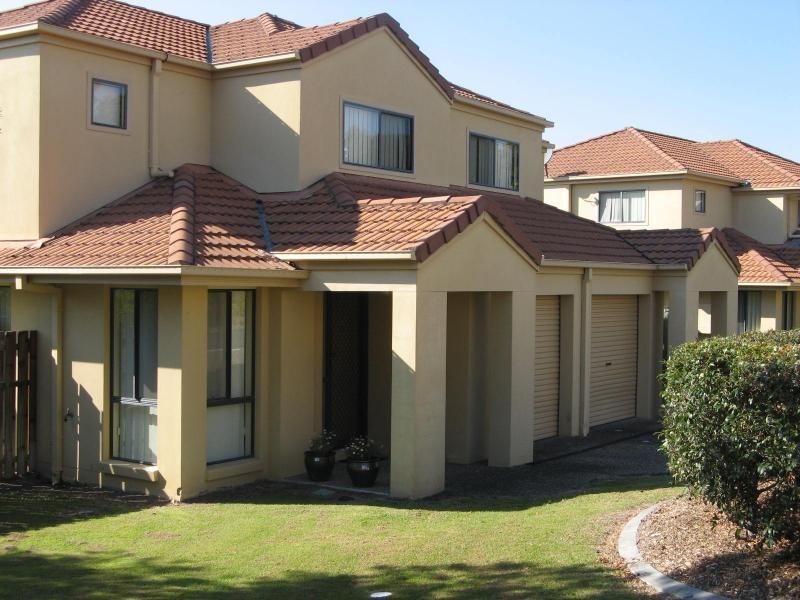 35/1 Hervey St, Pacific Pines QLD 4211