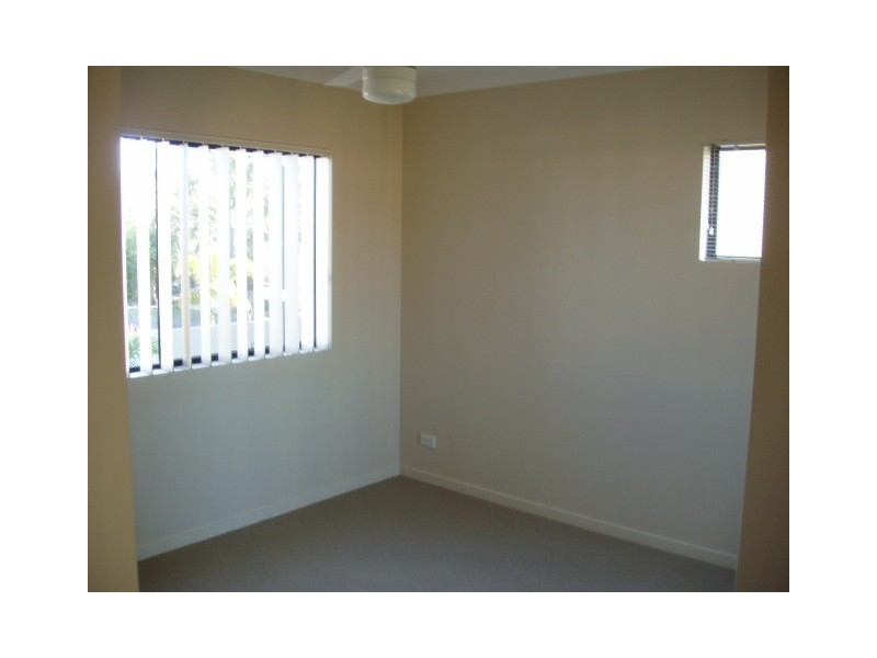 7/24-26 Parker Street, Labrador QLD 4215