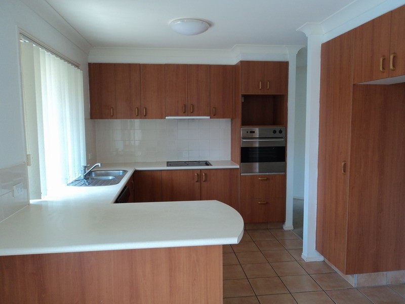54 Yodelay Street, Varsity Lakes QLD 4227
