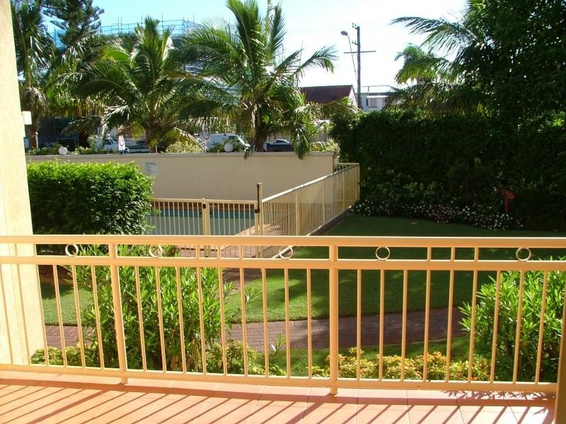 12/1200 Gold Coast Highway, Palm Beach QLD 4221