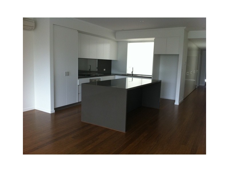 9 Moores Crescent, Varsity Lakes QLD 4227