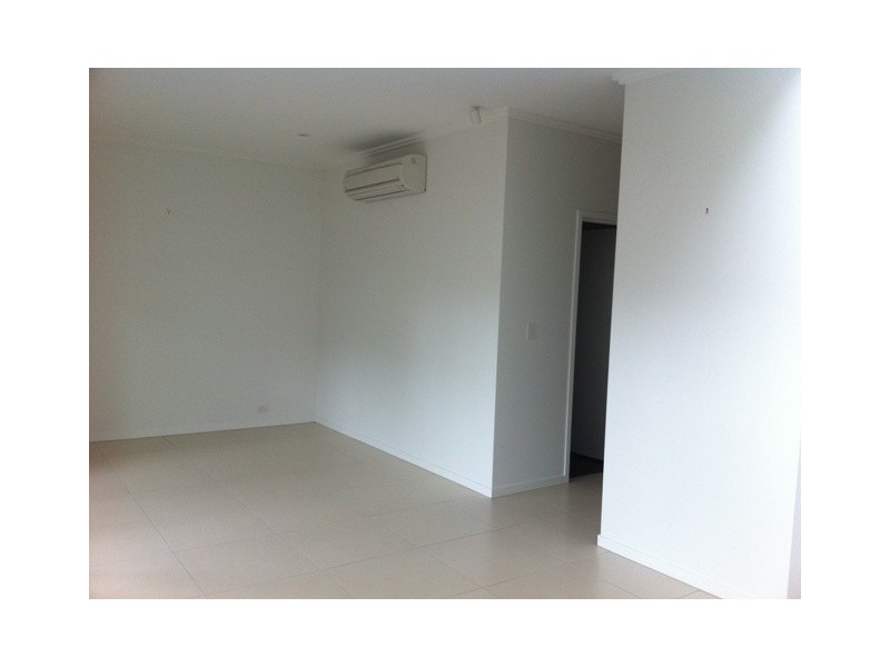 9 Moores Crescent, Varsity Lakes QLD 4227