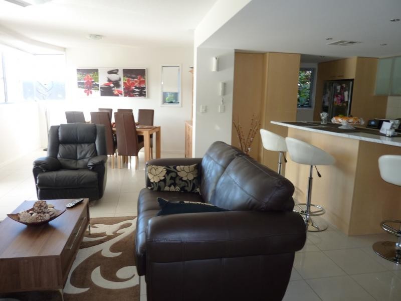 51 Grand Parade, Kawana Island QLD 4575