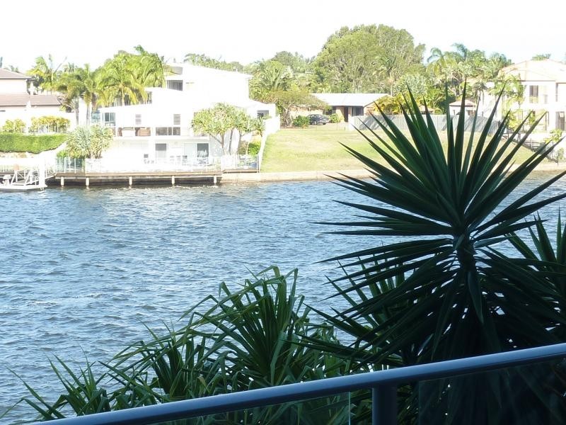 51 Grand Parade, Kawana Island QLD 4575