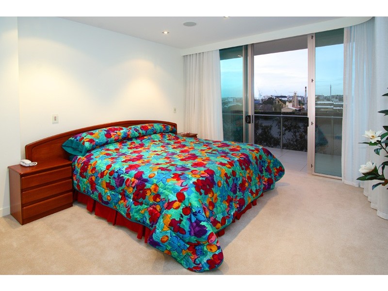 205 Coronation Drive,, Milton QLD 4064