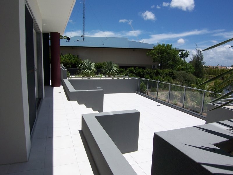 2 Riverwalk Ave, Robina QLD 4226