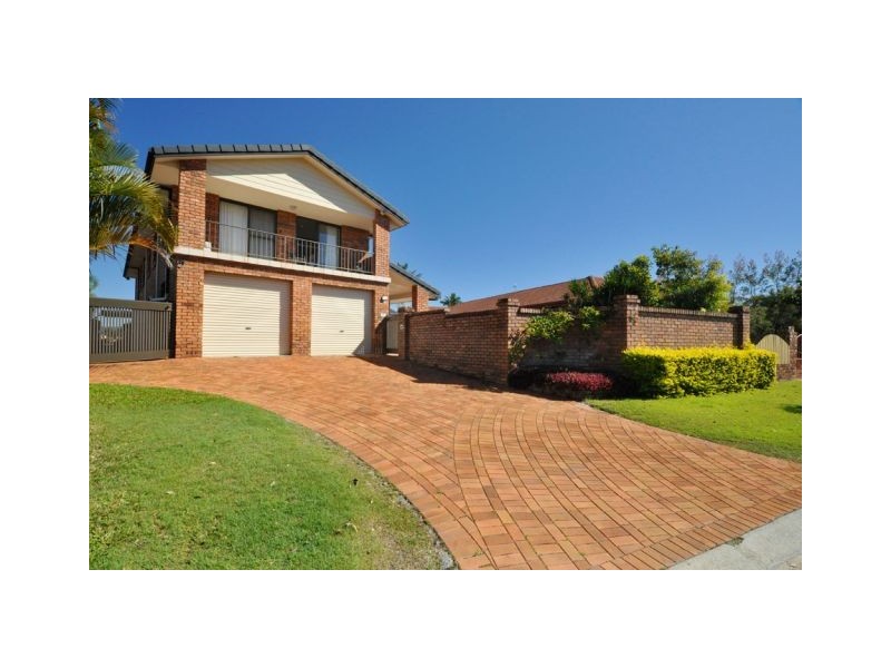 65 Sailaway Street, Mermaid Waters QLD 4218