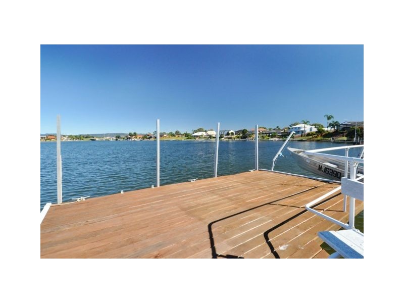 65 Sailaway Street, Mermaid Waters QLD 4218