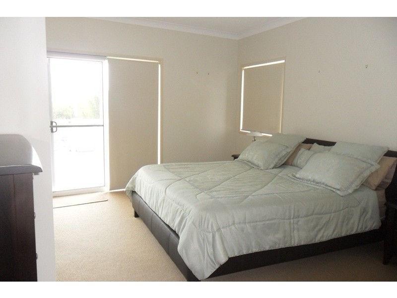 26 Sydney Street, Redcliffe QLD 4020