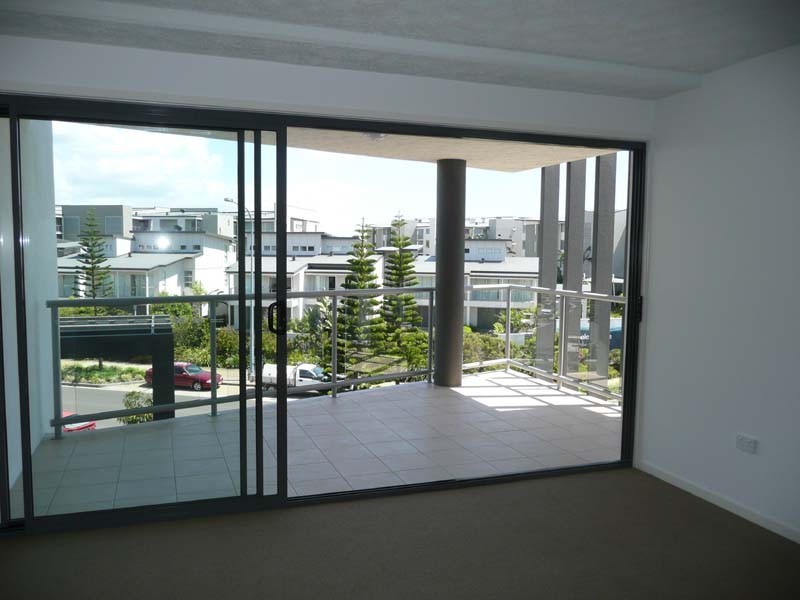 50/10 Grand Parade, Kawana Island QLD 4575