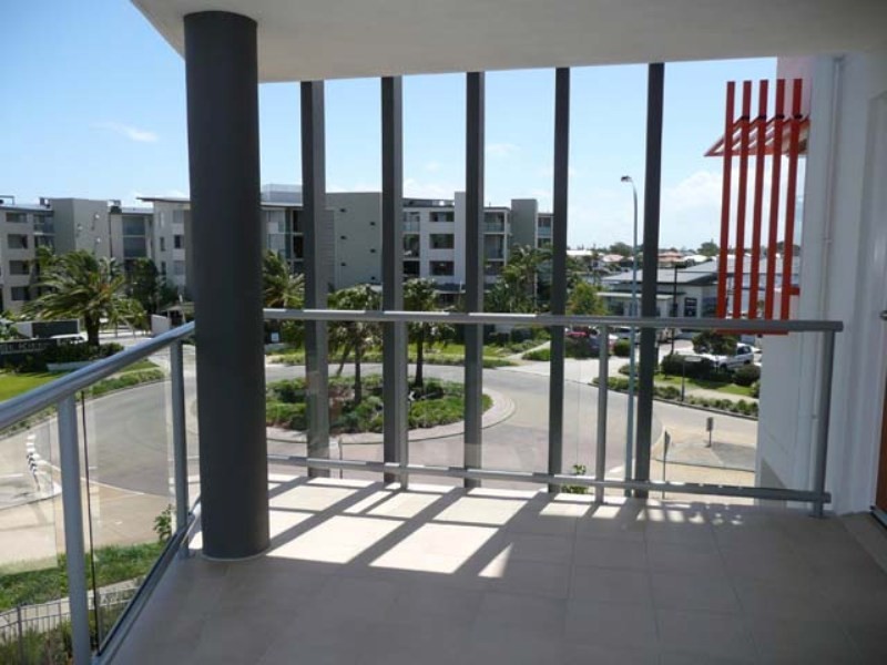 50/10 Grand Parade, Kawana Island QLD 4575