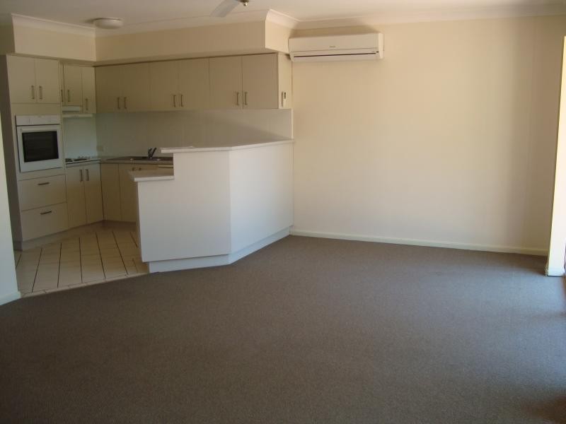 12/9 Santa Cruz Blvd, Clear Island Waters QLD 4226